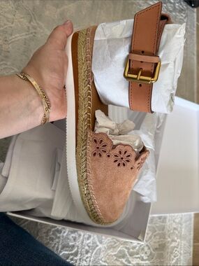 See By Chloé Tan Suede Scalloped Floral Espadrille Platform